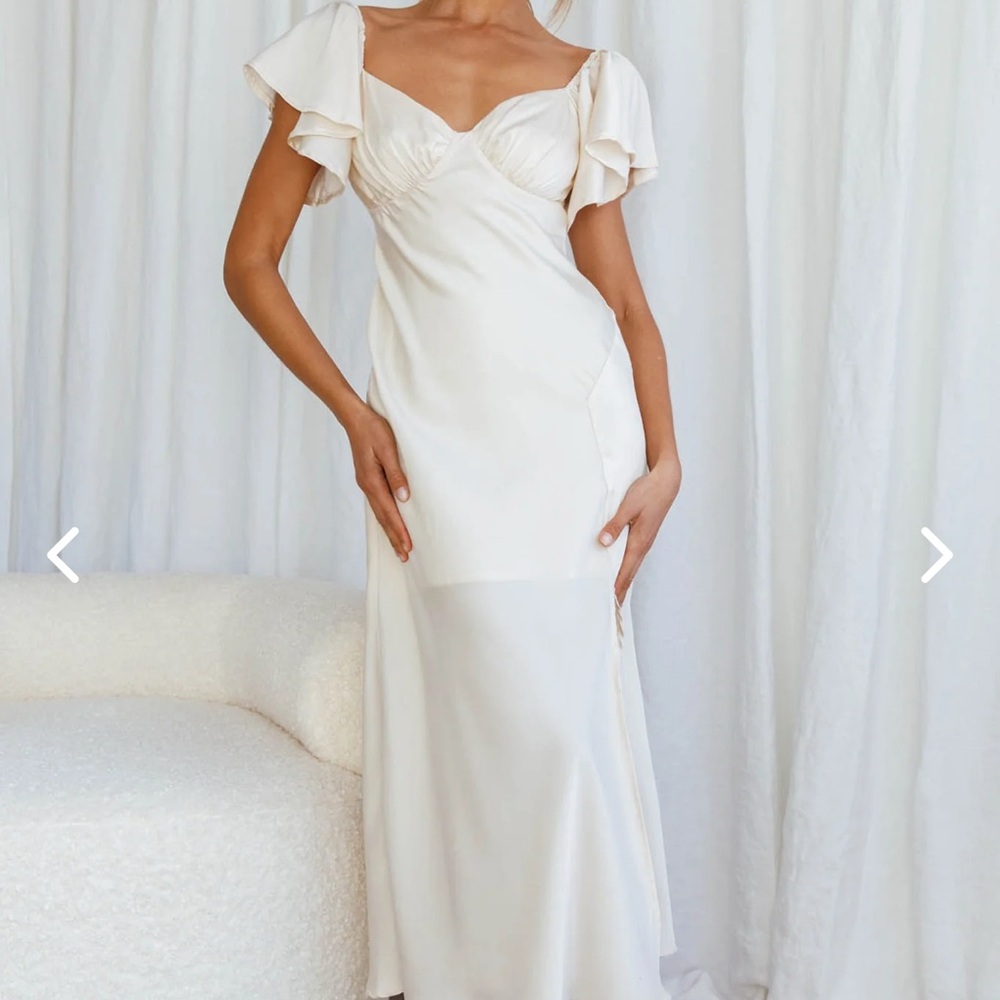 Elegant Cream Women's Dress